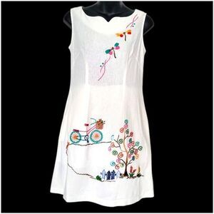 Artisan Embroidered Linen Blend Shift Dress Ivory Garden Scenic Novelty Pocket